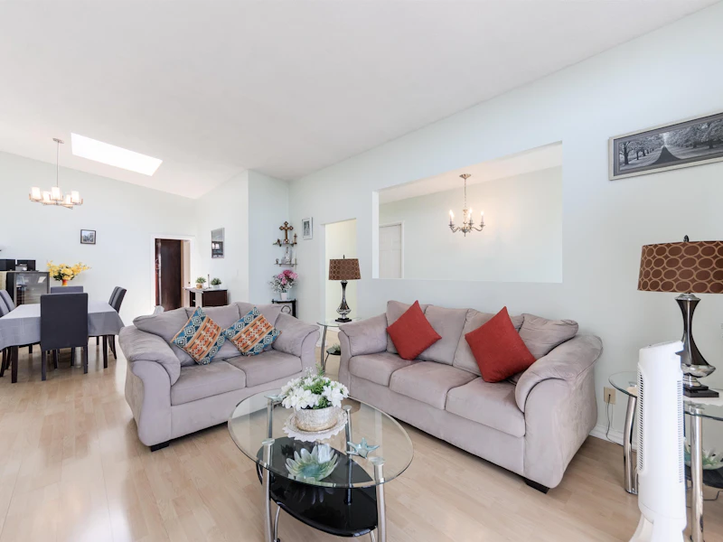 7457 16th Avenue, Burnaby BC V3N 1P2