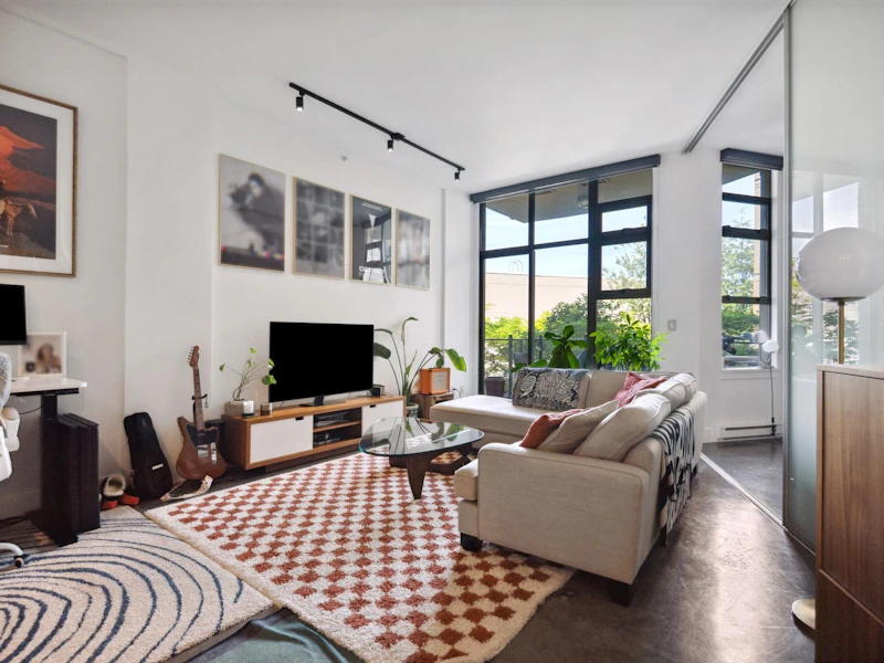 207 - 2635 Prince Edward Street, Vancouver BC V5T 4V7