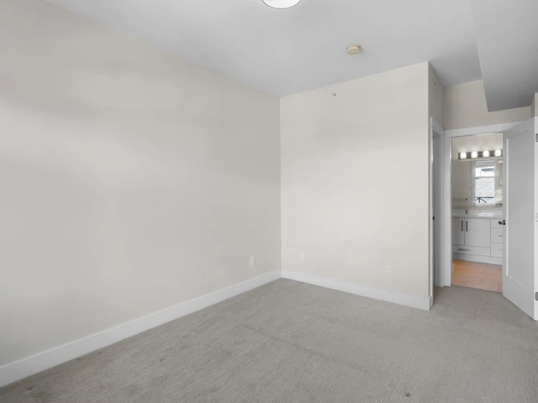 404-14605 Mcdougall Drive, Surrey, BC, V4P 0G7 - 13