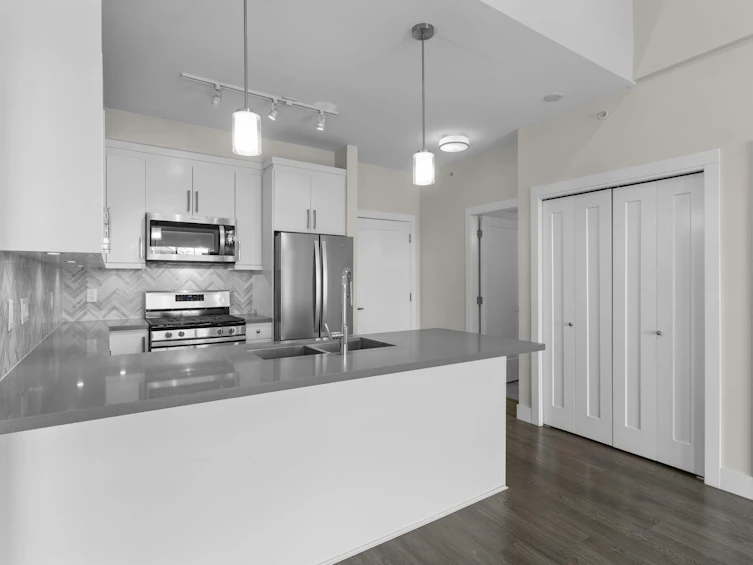 404-14605 Mcdougall Drive, Surrey, BC, V4P 0G7 - 8