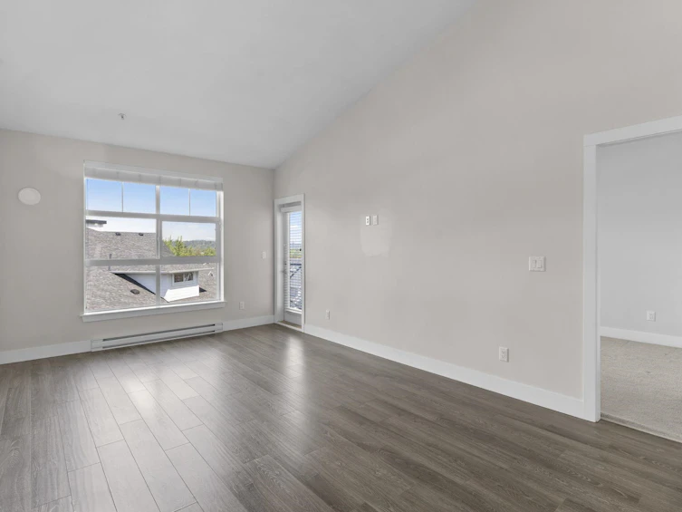 404-14605 Mcdougall Drive, Surrey, BC, V4P 0G7 - 3