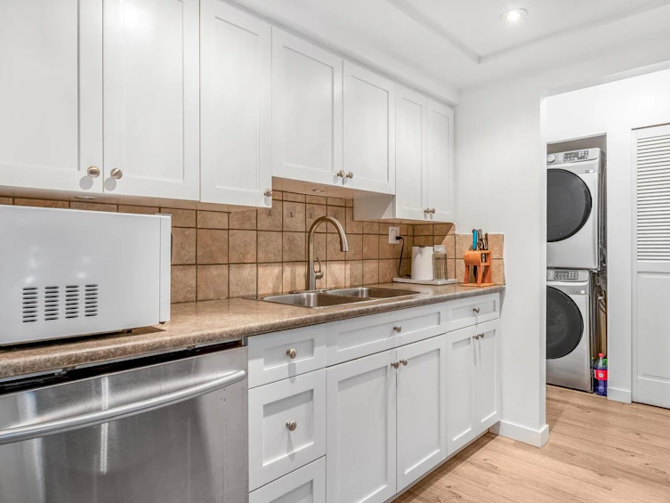 102-2275 W 40th Avenue, Vancouver, BC, V6M 1W7 - 12