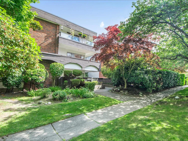 102-2275 W 40th Avenue, Vancouver, BC, V6M 1W7 - 2