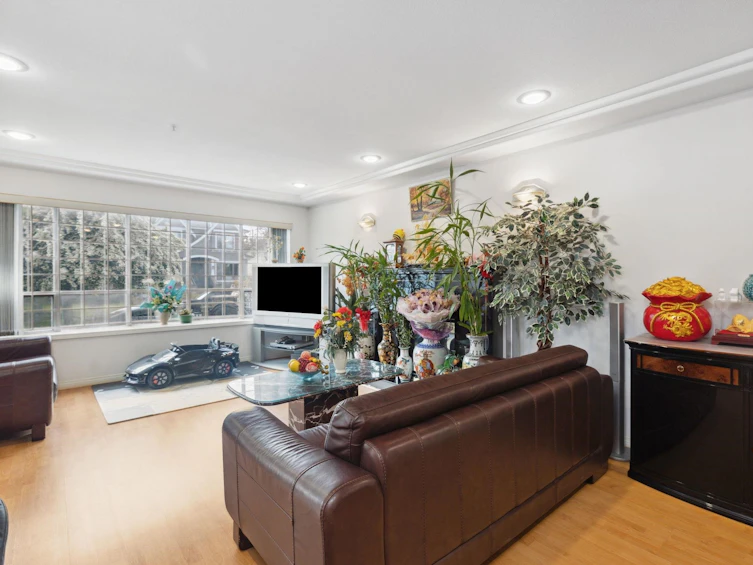 6908 Dawson Street, Vancouver, BC, V5S 2W3 - 6