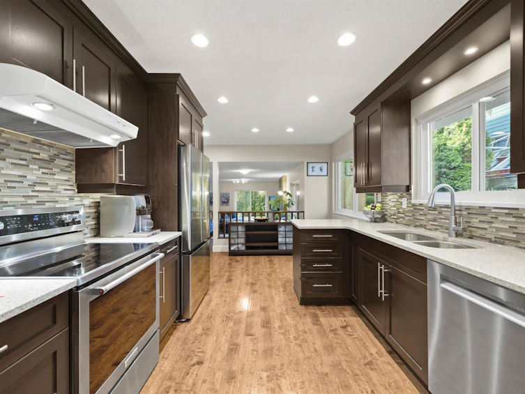 15081 92a Avenue, Surrey, BC, V3R 7A4 - 2