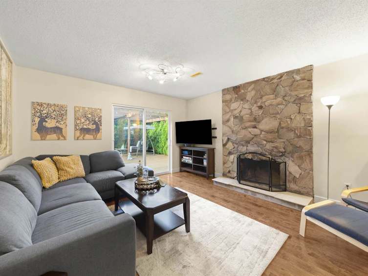 15081 92a Avenue, Surrey, BC, V3R 7A4 - 11