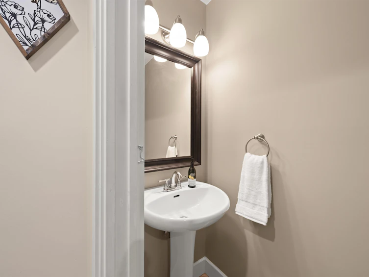 15081 92a Avenue, Surrey, BC, V3R 7A4 - 17