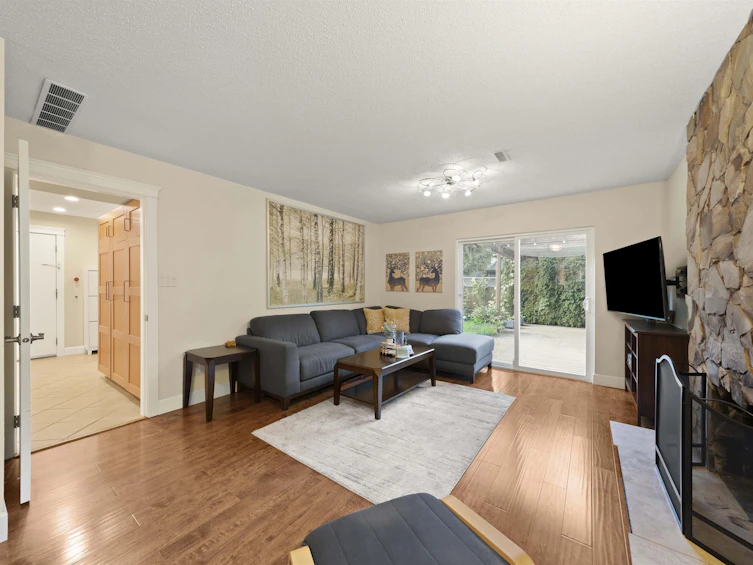 15081 92a Avenue, Surrey, BC, V3R 7A4 - 12