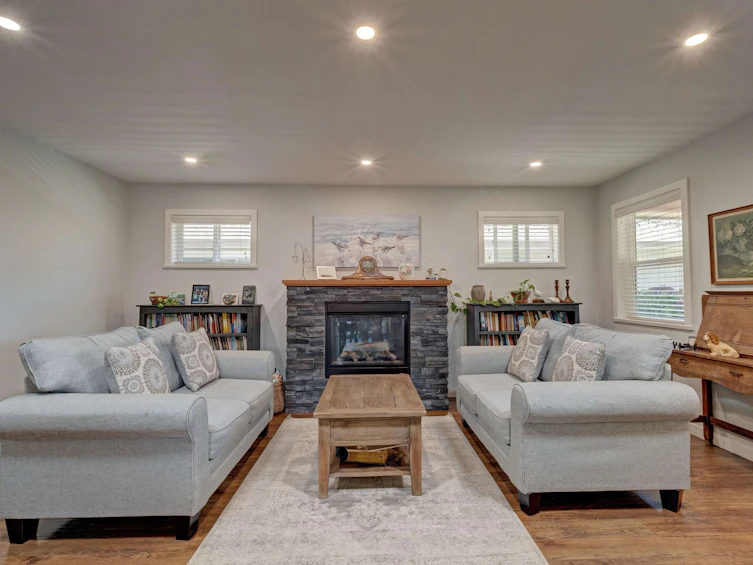 5859 Medusa Street, Sechelt, BC, V0N 3A3 - 7