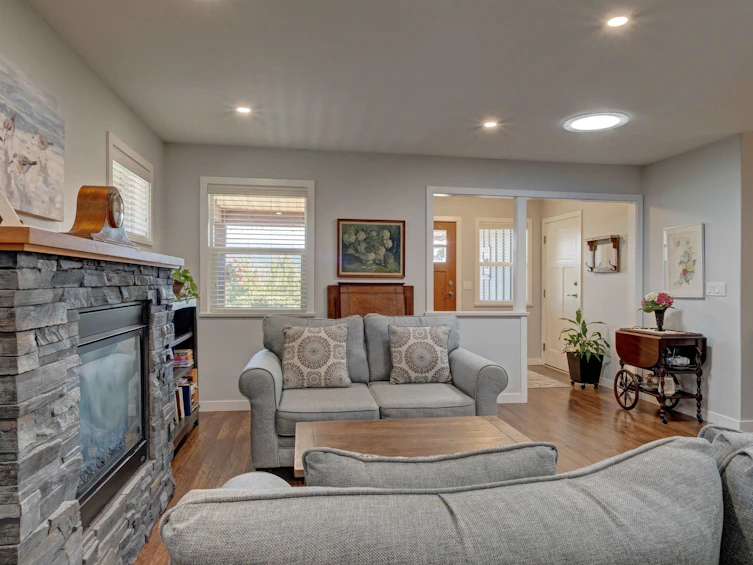 5859 Medusa Street, Sechelt, BC, V0N 3A3 - 9