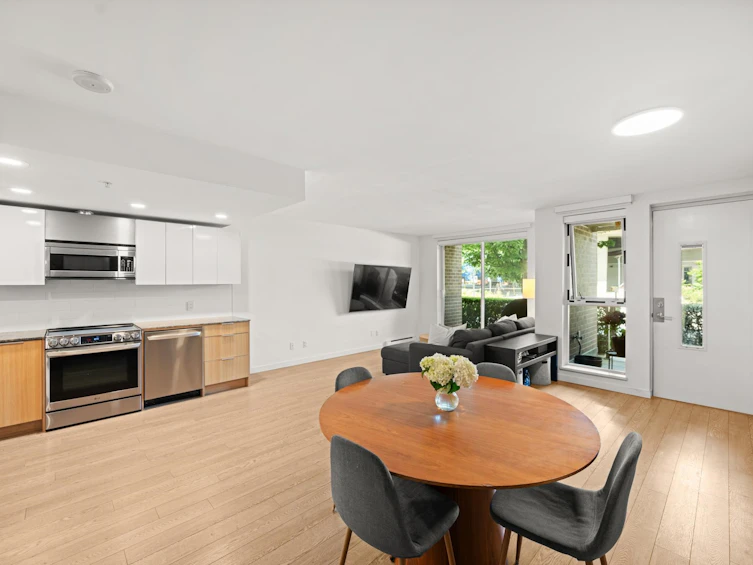 438 W 1st Avenue, Vancouver, BC, V5Y 3S9 - 9