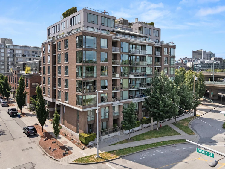438 W 1st Avenue, Vancouver, BC, V5Y 3S9