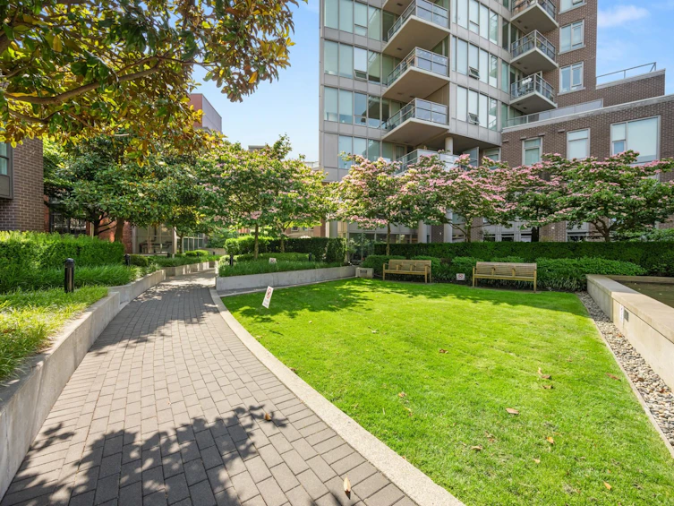 438 W 1st Avenue, Vancouver, BC, V5Y 3S9 - 37