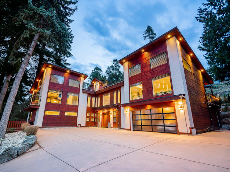 2800 Bayview Street, Surrey, BC, V4A 2Z4