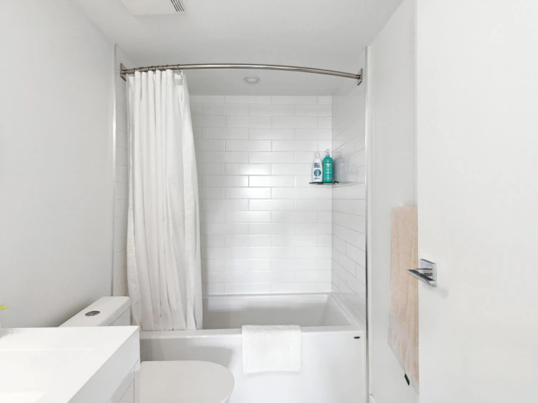 402-6888 Southpoint Drive, Burnaby, BC, V3N 5E3 - 19