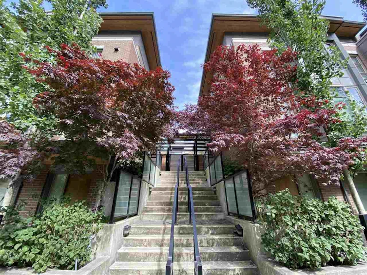 5502 Oak Street, Vancouver, BC, V6M 2V6
