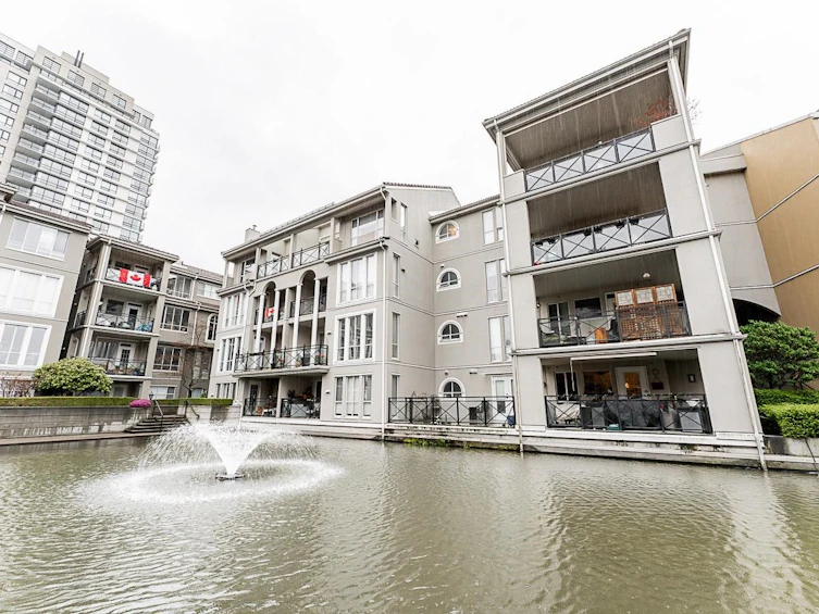 206-3 Renaissance Square, New Westminster, BC, V3M 6K4 - 28