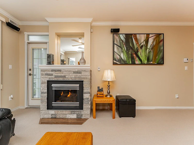 206-3 Renaissance Square, New Westminster, BC, V3M 6K4 - 8