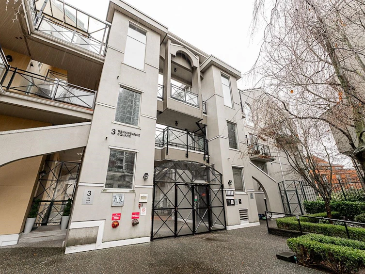 206-3 Renaissance Square, New Westminster, BC, V3M 6K4 - 23