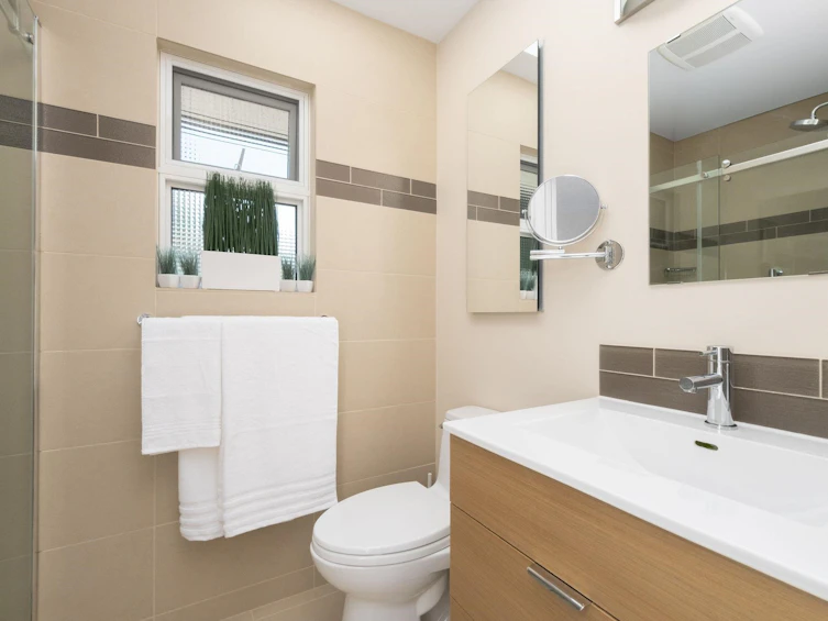 1504 Jubilee Court, North Vancouver, BC, V7G 2B9 - 22