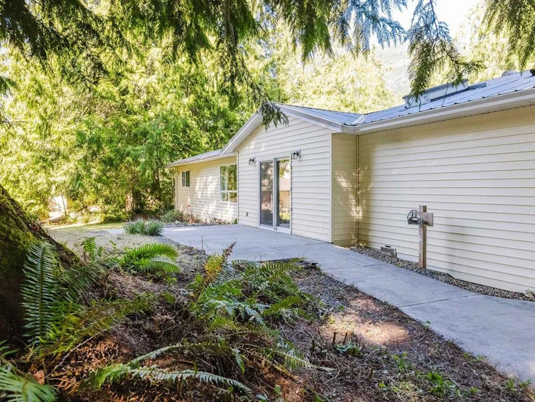 6002--6008 Dubois Road, Pender Harbour Egmont, BC, V0N 2H1 - 19
