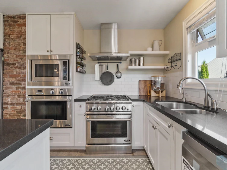 358 Alberta Street, New Westminster, BC, V3L 3J5 - 6