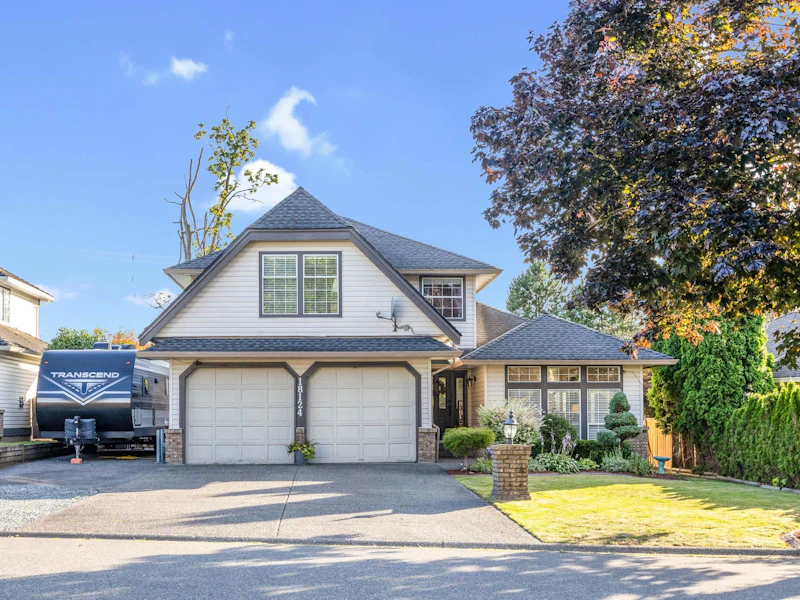 18124 Claytonwood Crescent, Surrey BC V3S 7T5