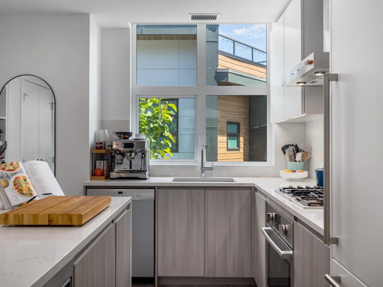 238-2060 Curling Road, North Vancouver, BC, V7P 0E1 - 4