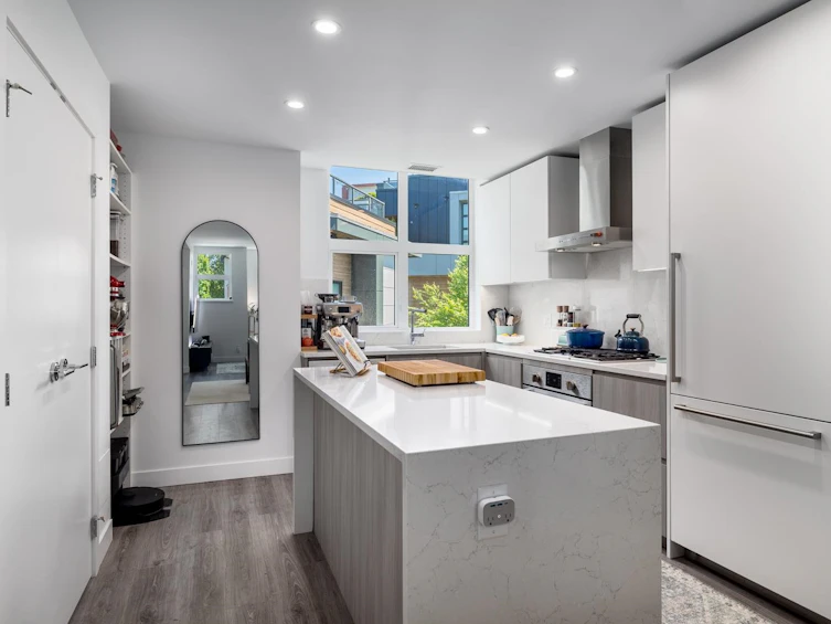 238-2060 Curling Road, North Vancouver, BC, V7P 0E1 - 3