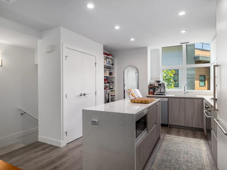 238-2060 Curling Road, North Vancouver, BC, V7P 0E1 - 2