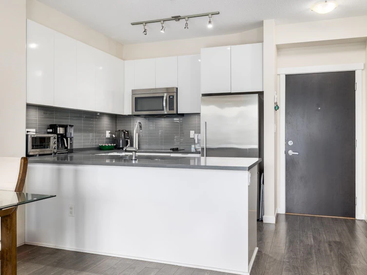 322-2665 Mountain Highway, North Vancouver, BC, V7J 0A8 - 4