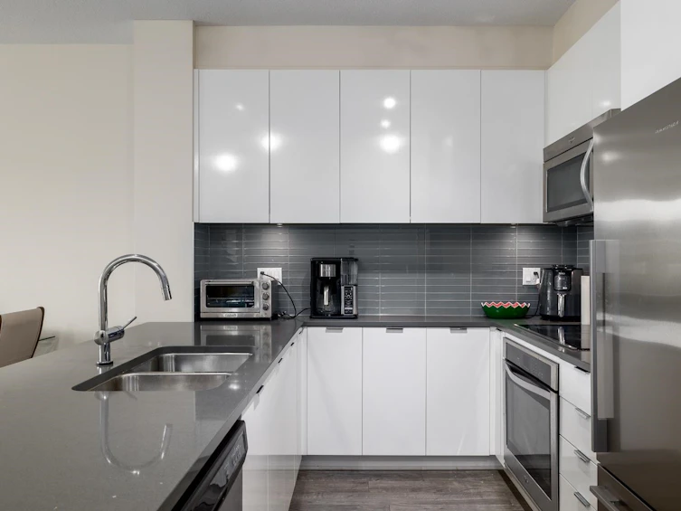 322-2665 Mountain Highway, North Vancouver, BC, V7J 0A8 - 3