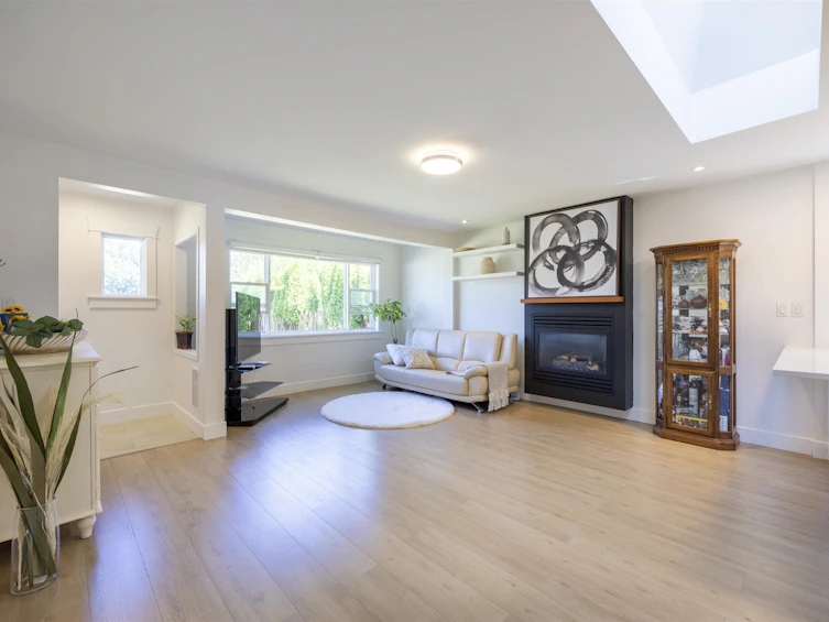 931 Sperling Avenue, Burnaby, BC, V5B 4H7