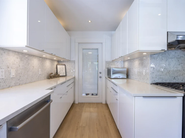 931 Sperling Avenue, Burnaby, BC, V5B 4H7 - 11