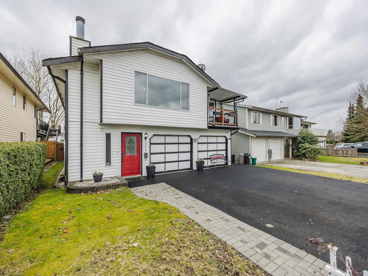 20492 Thorne Avenue, Maple Ridge, BC, V2X 8T8