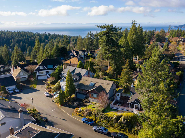 4786 Meadfeild Court, West Vancouver, BC, V7W 2Y3 - 26