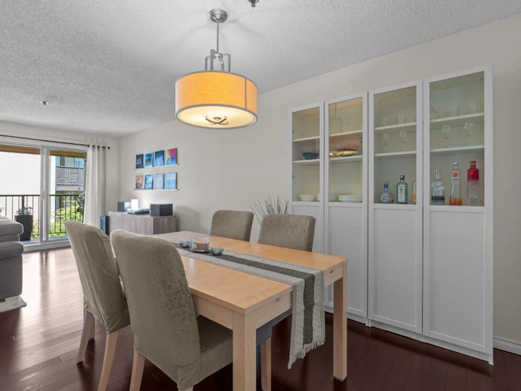 302-715 Royal Avenue, New Westminster, BC, V3M 5X4 - 11