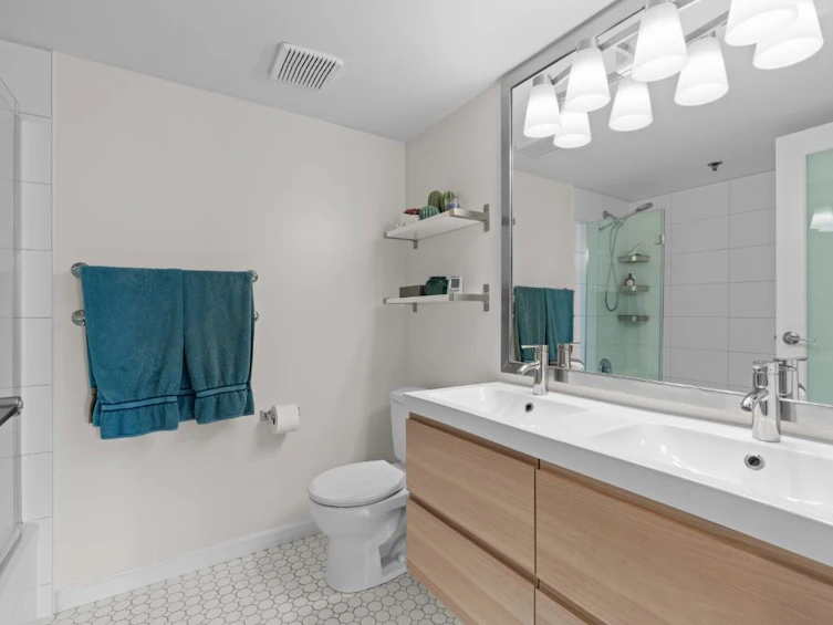 302-715 Royal Avenue, New Westminster, BC, V3M 5X4 - 20
