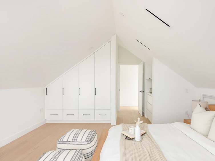 2796 E Georgia Street, Vancouver, BC, V5K 2K2 - 22
