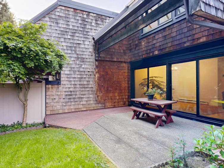 9828 Belfriar Drive, Burnaby, BC, V3N 4N1 - 20