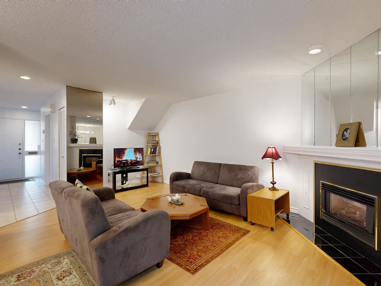 9828 Belfriar Drive, Burnaby, BC, V3N 4N1 - 16