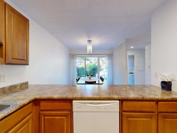 9828 Belfriar Drive, Burnaby, BC, V3N 4N1 - 7