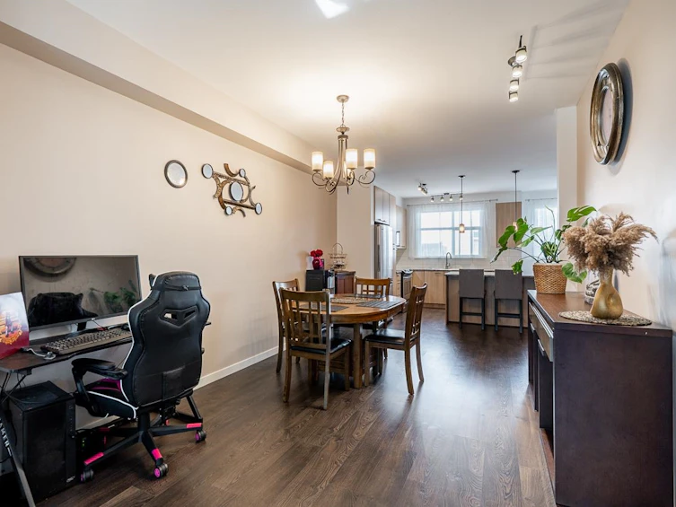 9-8355 164 Street, Surrey, BC, V4N 1E3