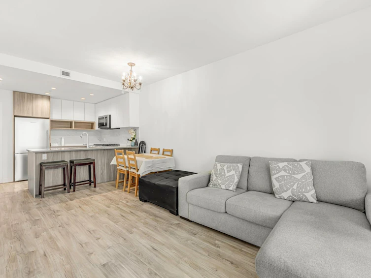 908-8940 University Crescent, Burnaby, BC, V5A 4Y8 - 5