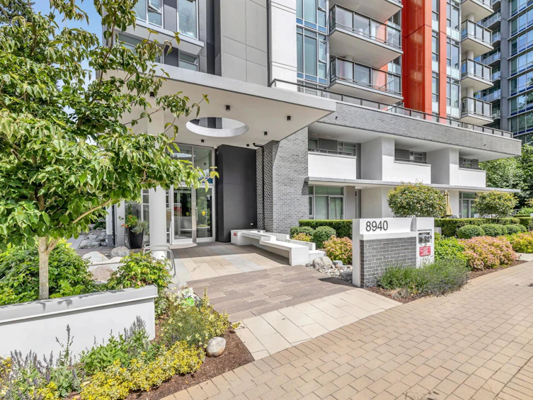 908-8940 University Crescent, Burnaby, BC, V5A 4Y8 - 3