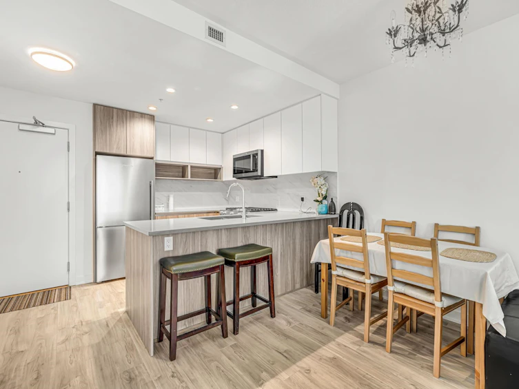 908-8940 University Crescent, Burnaby, BC, V5A 4Y8 - 6