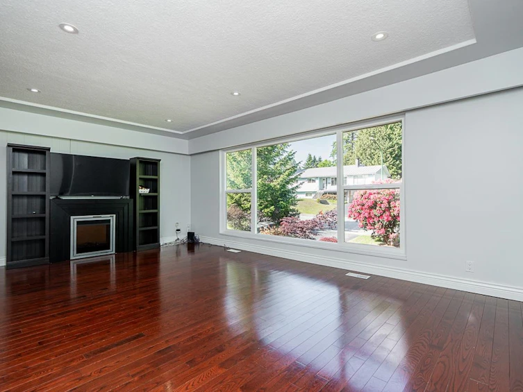 7522 Mark Crescent, Burnaby, BC, V5A 1Z3 - 5