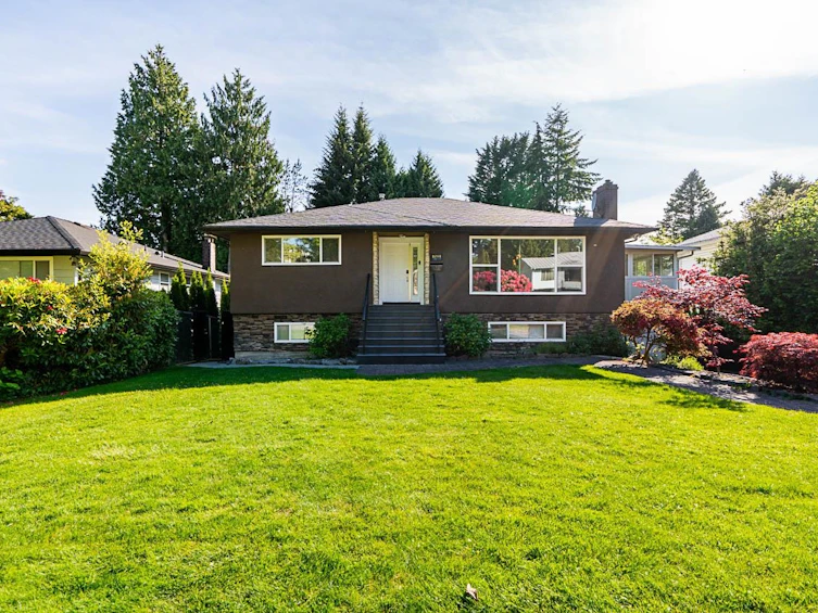7522 Mark Crescent, Burnaby, BC, V5A 1Z3 - 38