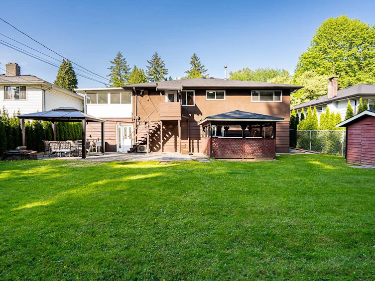 7522 Mark Crescent, Burnaby, BC, V5A 1Z3 - 35