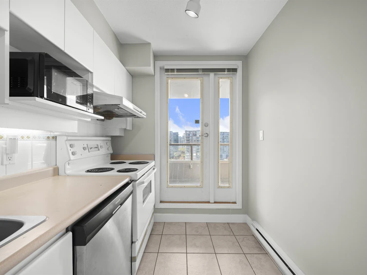 1307-6119 Cooney Road, Richmond, BC, V6Y 4B7 - 14